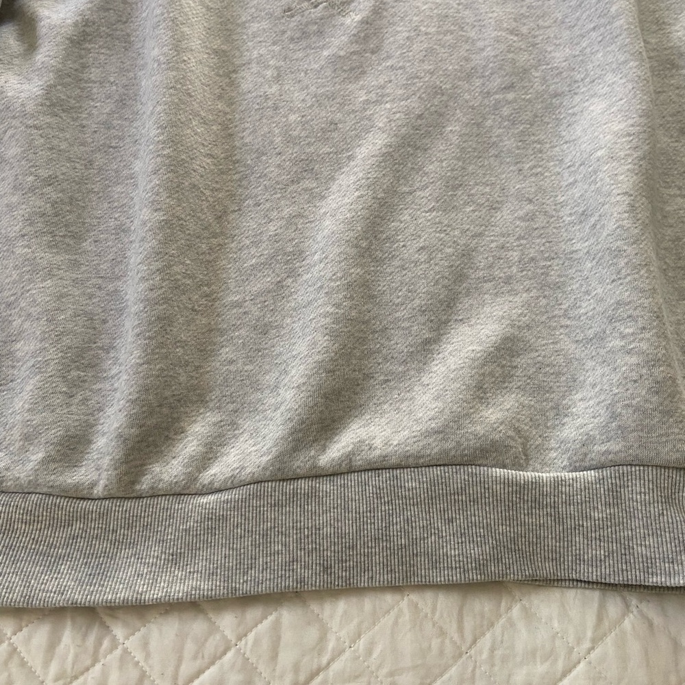 Universal Thread Heather Gray V-Neck Sweatshirt C… - image 9